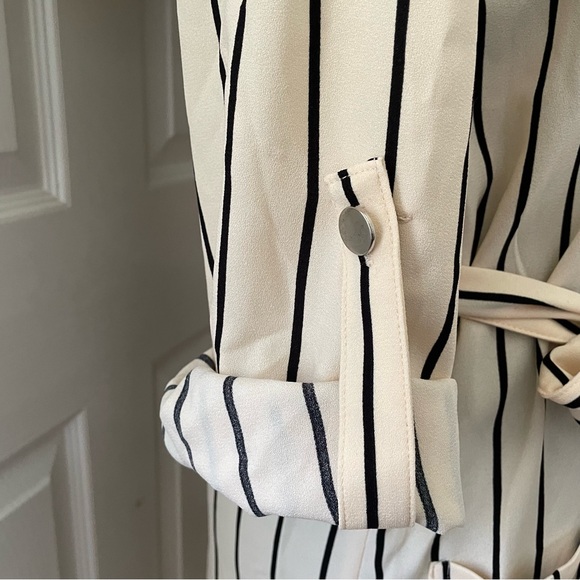 Long cream and striped blazer - Picture 5 of 11